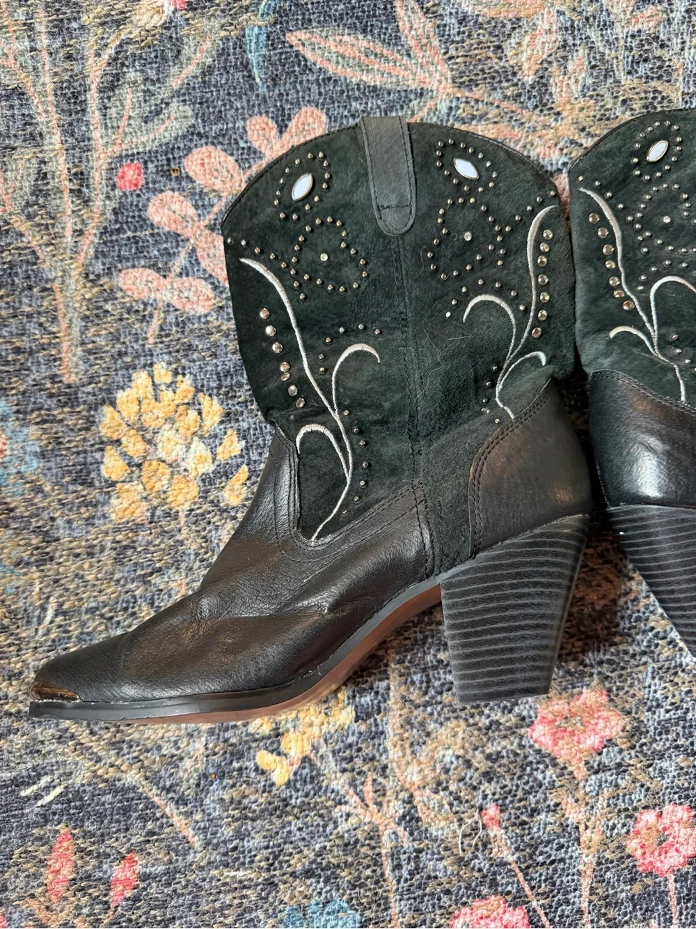 Dingo Black Leather Western Ankle Boots Embroidered Studded Heel Boots Size 8
